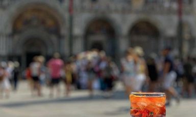 Piazza San Marco, Gran Caffè Quadri e il rito dell'aperitivo
