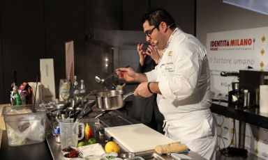 Salvatore Bianco, una stella Michelin a Il Comandante, il ristorante del Romeo hotel di Napoli, domenica scorsa a Identità di Pasta (foto Brambilla/Serrani)
