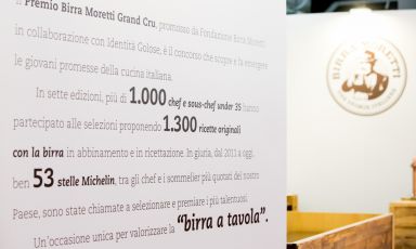 Torna, per la sua ottava edizione, il Premio Birra Moretti Grand Cru: dal 2011 sono stati più di 1000 gli chef e sous chef under 35 a partecipare alle selezioni, valutati da giurie che hanno coinvolto 53 stelle Michelin. Quest'anno il concorso si arricchisce di diverse novità
