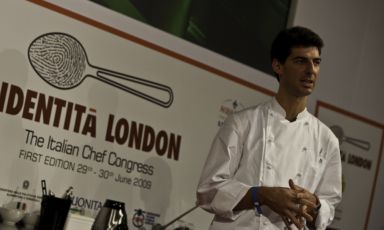 Massimiliano Alajmo sul palco di Identità London 2009