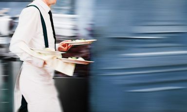 I camerieri, attori sempre all'esordio