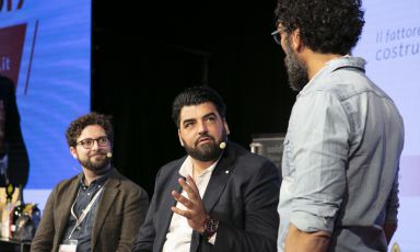 Dante Sollazzo (Endemol Shine Italy), Antonino Cannavacciuolo (Villa Crespi) e Federico Quaranta, relatori di "Nulla è stato più come prima", in apertura di Identità Milano numero 15 (foto Brambilla/Serrani)
