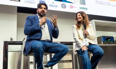 Antonino Cannavacciuolo&nbsp;e Maddalena&nbsp;Fossati&nbsp;sul palco di Identit&agrave;&nbsp;Milano 2026 (tutte le foto sono di Brambilla-Serrani)
