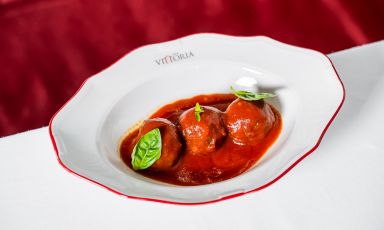 Polpette al sugo della tradizione napoletana, uno dei piatti cult di Casa Vittoria, a Napoli. Tutte le foto sono di Alessandra Farinelli
