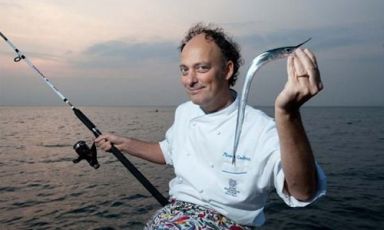 Moreno Cedroni, chef anconetano classe 1964, in uno scatto di Ferdinand Neumueller. Tra i grandi cuochi d'avanguardia italiana, Cedroni ha condotto assieme alla moglie Mariella la Madonnina del Pescatore di Marzocca di Senigallia (Ancona) alle 2 stelle Michelin e ha una seconda insegna all'ombra del Conero: Il Clandestino di Portonovo
