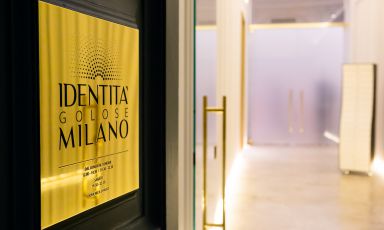 45 fotografie: non bastano senza dubbio a riassumere tutto quello che &egrave; successo in un anno di lavoro e di passione a Identit&agrave; Golose Milano. Ma ci aiutano a raccontare alcuni dei giorni pi&ugrave; belli che abbiamo vissuto in via Romagnosi
