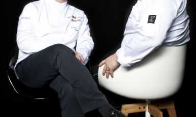 Enrico e Roberto Cerea, fotografati da Francesca Brambilla e Serena Serrani. Per il pranzo benefico di domenica 21 ottobre all'Opera San Francesco per i Poveri, i fratelli tristellati prepareranno un secondo piatto di carne. Qui la ricetta