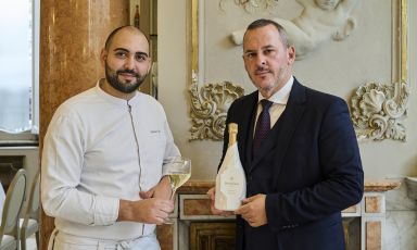 Lo chef Domenico Stile e il maître Rudy Travagli dell'Enoteca La Torre di Roma hanno accolto la presentazione di Dom Ruinart Blanc de Blancs 2013

