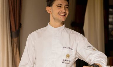 Chef Gabriel Collazzo, giovane guida della cucina del&nbsp;Radici, il&nbsp;ristorante gastronomico del resort Borgo La Chiaracia in Umbria

