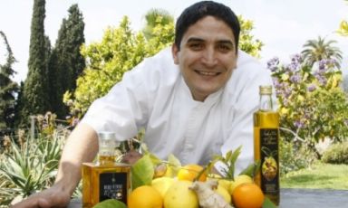 Mauro Colagreco and his extra virgin olive oil range with ginger and lemon. Argentinian of Italian origins, he will turn 37 in October. With a Brazilian wife and a new-born child, the chef works at Mirazur in France, 2 Michelin stars and number 24 in the World's 50Best
