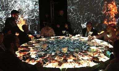 CENA SINESTESTICA. Il set di El Somni a Barcellona, progetto multimediale concepito dai fratelli Joan, Josep e Jordi Roca, cuochi del ristorante numero uno al mondo Celler de Can Roca di Girona, e dall'artista catalano Franc Aleu. E' un'opera divisa in 12 atti, cui abbiamo avuto la fortuna di assistere in anteprima. Da domani, prendono il via due mostre e i lavori di un libro e di un film. Presto l'ufficializzazione di un circuito mondiale (foto Zanatta)