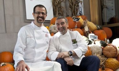 A sinistra, Antonio Guida del Pellicano di Porto Ercole (Grosseto) e Cesare Casella, Salumeria Rosi di New York. Personalit e tecnica diverse e un comune denominatore: la Toscana, terra di adozione del primo e di nascita ed elezione del secondo (foto Francesca Brambilla e Serena Serrani)