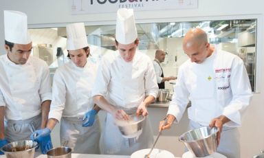 Tutto pronto all'Eataly capitolino per il Roma Food & Wine Festival, da sabato 29 novembre a lunedì primo dicembre. Protagonisti 18 grandi chef italiani e le loro specialità, tutte da gustare. 