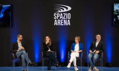 Il talk Cucina e personal branding nel&nbsp;"Fuori menu" di Identit&agrave; Milano 2026: da sinistra, il moderatore Niccol&ograve; Vecchia e i relatori&nbsp;Desir&eacute;e Nardone, Cristiana Pagnottelli e Carlo Spinelli. Tutte le foto sono di Brambilla-Serrani
