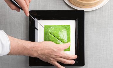 Seppie e piselli Lucio Fontana​: il piatto dell'inverno di Daniel Canzian&nbsp;(foto di Andrea Fongo)
