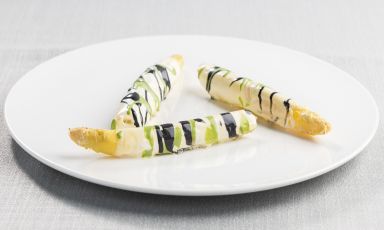 Asparagi in aperta campagna (foto di Andrea Fongo), dello chef Daniel Canzian
