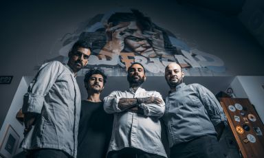 I protagonisti dell'Old Friend, cucina davvero interessante a Cagliari. Secondo da destra è il "frontman" e chef Dario Torabi. Tutte le foto sono di Natalia Ghiani
