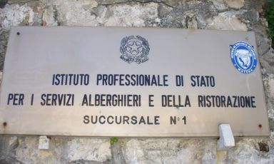 Dopo Enrico Camelio, Donato Marzolla e Ruggero Penza, anche Mirco Panella, ex studente dell'Alberghiero Artusi di Roma, interviene nel dibattito sulla formazione della brigata di sala. E ci racconta la sua storia, che lo ha portato a lavorare in giro per il mondo, senza mai perdere la voglia di imparare e la passione