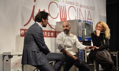 Niko Romito speaks with Massimo Di Cintio and Antonella De Santis at Meet in Cucina, the congress dedicated to the cuisine of Abruzzo that took place in Chieti