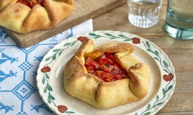The photos in this article, taken from the book Eat Like a Sardinian – Live to 100 (available here), are courtesy of Murdoch Books and Dave Brown
