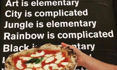 Alla ricerca della semplicità elementare della pizza: nasce così l'avventura di Nicola Olivieri, erede di una lunga e "dolce" storia familiare in pasticceria, come pizzaiolo 
