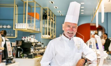 Addio a Vincenzo Santoro, classe 1952, fondatore della Pasticceria Martesana a Milano
