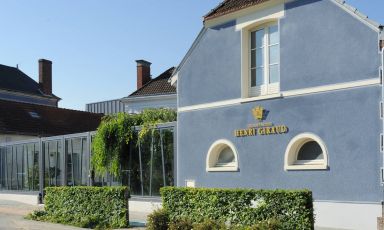 Gli esterni della maison Henri Giraud ad Aÿ, Champagne - Francia
