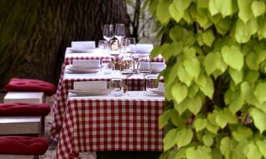 Cosa c'&egrave; dietro il ritorno di popolarit&agrave; - specie presso i giovani - delle trattorie, non pi&ugrave; vecchio stile ma in versione contemporanea? Lo abbiamo chiesto a tre protagonisti di questa nuova ascesa
