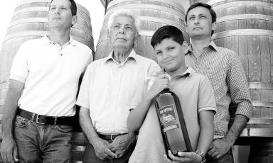 Tre generazioni della famiglia Morgante dell'azienda omonima di Grotte (Agrigento), fondata nel 1994 da Antonio Morgante, sostenuto dai figli Carmelo e Giovanni

