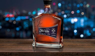 Una bottiglia speciale che celebra l'anniversario pluricentenario di Flor de Cana 20 Y.O

