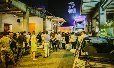 Torna a Milano Le Grand Fooding, questa volta al Plastic: all'interno dello spazio Cultodromo firmato S.Pellegrino & Acqua Panna, sei chef italiani e internazionali presenteranno al pubblico i loro piatti-icona. La musica sarà curata da tre dj del Plastic