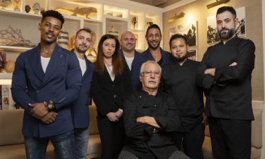 La grande squadra di sala e cucina di Rosso Veneziano, ristorante di pesce a Pistoia della famiglia Licitra
