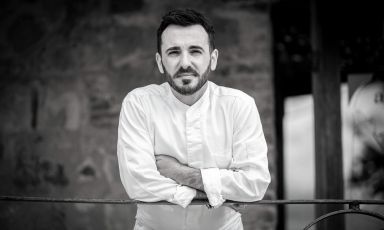 Vincenzo Cucolo è lo chef del ristorante Aquadulcis di Massa, frazione di Vallo della Lucania (Salerno)
