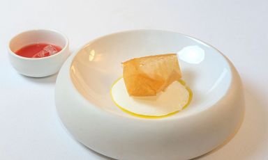 Aria di mare è il Piatto della bella stagione di Andrea Catalano, chef del ristorante Dissapore, a Carovigno in provincia di Brindisi
