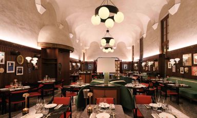 Calore ed eleganza nella sala del Beefbar a Milano
