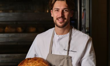 Francesco Arnesano, lievitista&nbsp;specializzato in pizza in teglia (e non solo)&nbsp;e patron di due locali a Roma, in Viale Europa e, con la pi&ugrave; recente apertura, in via Simone Martini: stiamo parlando del fantastico mondo di&nbsp;Lievito. Tutte le foto sono di Alberto Blasetti
