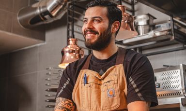 Ciccio Vitiello, patron e pizzaiolo&nbsp;di Cambia-menti, pizzeria a San Leucio (Caserta)
