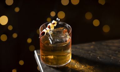Dalla drinklist delle feste di Cinquanta Spirito Italiano, cocktail bar a Pagani (Salerno), Santa's Old Fashioned. Tutte le foto sono a cura di Serena Pepe

