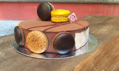 We asked Andrea Besuschio, a great pastry chef continuing a family tradition with historic Pasticceria Besuschio in the main square in Abbiategrasso, to present us with a chocolate recipe suitable for the high summer temperatures 
