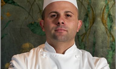 I prossimi giovedì 30 giugno e venerdì 1 luglio, Identità Golose Milano avrà il piacere di ospitare lo chef Domenico Candela del George Restaurant al Grand Hotel Parker's, una stella Michelin a Napoli. Per info e prenotazioni, consultare il sito dell'Hub
