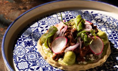 La Sope de carne enchilada, tra le specialit&agrave; proposte nel ristorante di cucina messicana a Torino, El Beso
