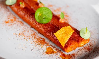 Cannellone, scampi, robiola di capra e pomodoro è il Piatto dell'estate 2022 di Simone Parisotto del ristorante Insight Eatary, a Rocca San Giovanni (Chieti). Ph. credits: Andrea Straccini
