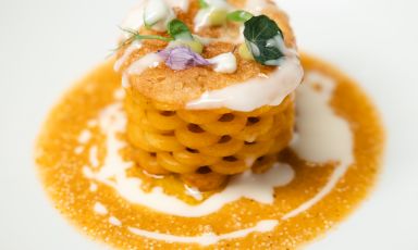 Anelletti al forno è il Piatto della bella stagione di Tony Lo Coco, chef e patron del ristorante I Pupi di Bagheria (Palermo)
