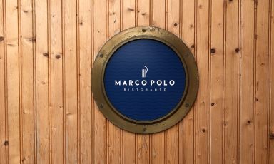 L'ingresso del ristorante Marco Polo 1960, a Ventimiglia, al cui timone oggi incontriamo lo chef Diego Pani, terza generazione della famiglia Pani

Foto di Marialuisa Iannuzzi

