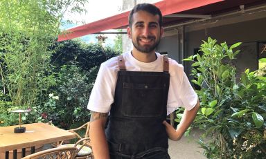 Samuel Carugati, chef del ristorante Krone, una stella Michelin a Sankt Moritz, è responsabile dell'offerta gastronomica di Piazzetta Lake Como, il nuovo tapas & cocktail bar a Cernobbio, sul Lago di Como

Tutte le foto sono a cura di Marialuisa Iannuzzi
