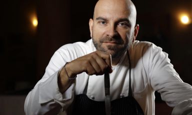 Roberto Serra, chef-patron della Trattoria Sarda Armidda ad Abbasanta (Oristano), presto tornerà anche col suo ristorante principale, dove fervono ancora i lavori, il Su Carduleu, sempre ad Abbasanta
