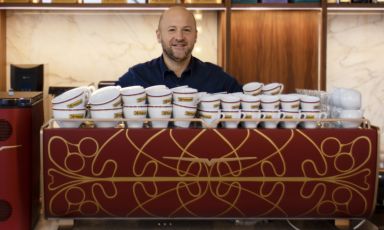 Francesco Sanapo, pluripremiato campione barista e assagiatore, ha fondato Ditta Artigianale nel 2013, insieme a Patrick Hoffer
