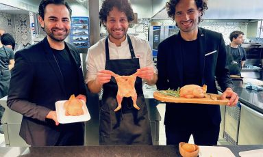 I tre fratelli Izzo, titolari di Piazzetta Milù a Castellamare di Stabia, da sinistra Valerio, Maicol ed Emanuele
