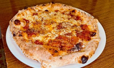 La Pizza col friggione di Irina Steccanella, premiata dal Gambero Rosso
