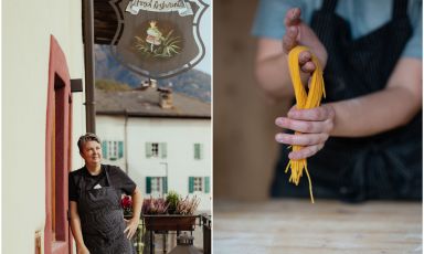 A sinistra, Sara Bertocchi davanti all'ingresso di&nbsp;Frosch, indirizzo da non perdere a Varena, in Val di Fiemme (Trento)

